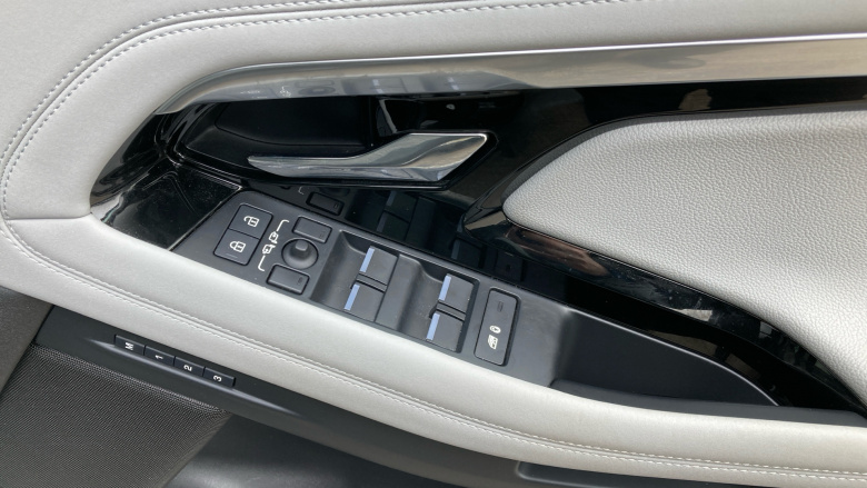 Land Rover Range Rover Evoque 1.5 P300e R-Dynamic SE 5dr Auto Hatchback